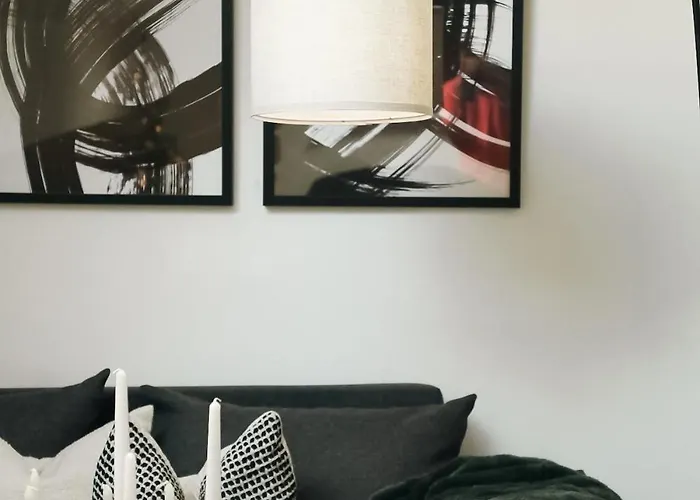 Centre Retreat Walk To Shops & Dining, Contractors Welcome * Bradford (West Yorkshire)