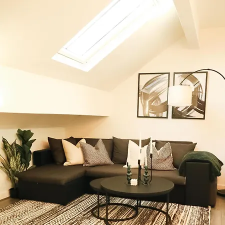 1 Bedroom Centre Foster Square * Bradford (West Yorkshire)