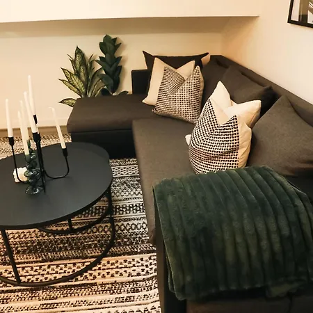 1 Bedroom Centre Foster Square Apartament *