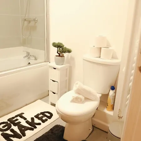 1 Bedroom Centre Foster Square