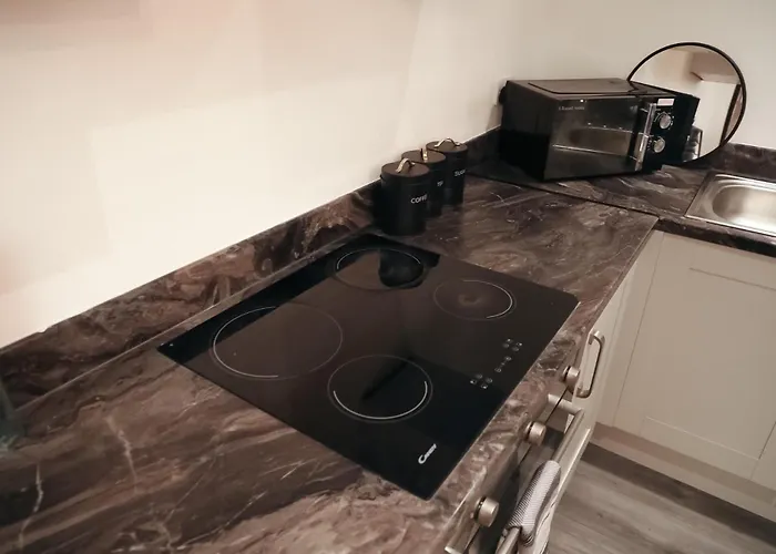 Centre Retreat Walk To Shops & Dining, Contractors Welcome 公寓 布雷得佛