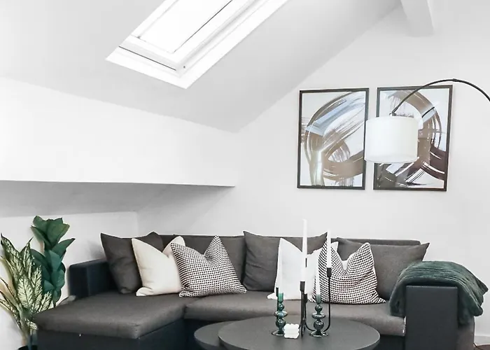 Centre Retreat Walk To Shops & Dining, Contractors Welcome Apartment